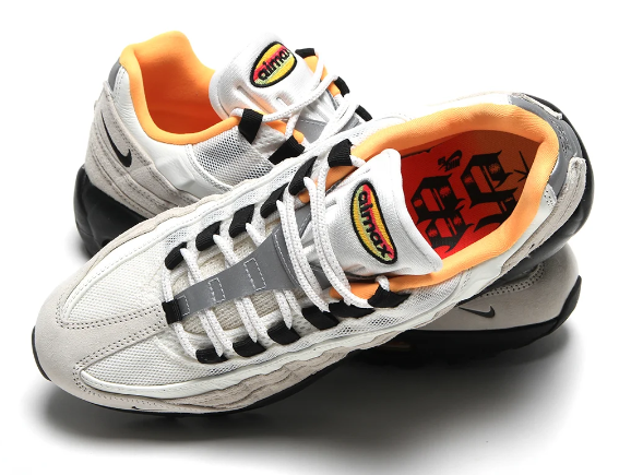 Nike SB FC Pack Air Max 95 'Sail / Black / Laser Orange' | IQ8395-100